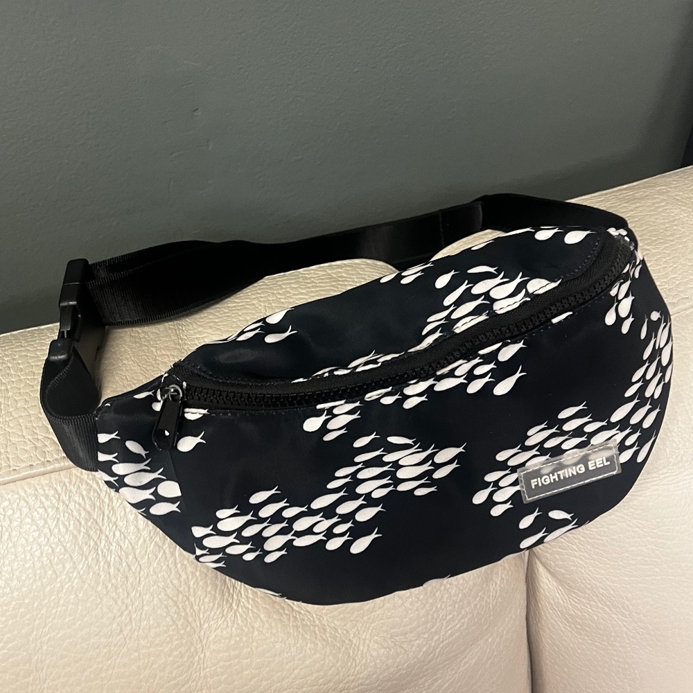 Fighting Eel waist pouch
